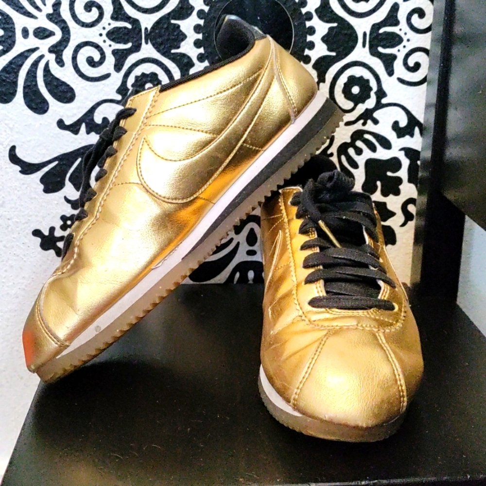 Nike Classic Cortez Metallic Gold Women's Size 9